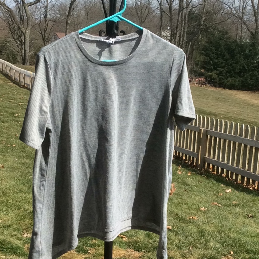 BCBGeneration Gray Asymmetrical Hem Tee - Size M